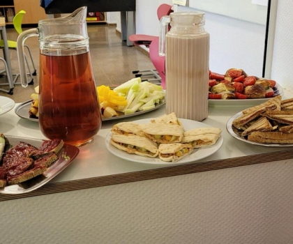 Frühstück In Den Klassen Am Standort Heidegrund Durch Spende Von Rhenus Lub3