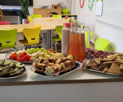 Frühstück In Den Klassen Am Standort Heidegrund Durch Spende Von Rhenus Lub5